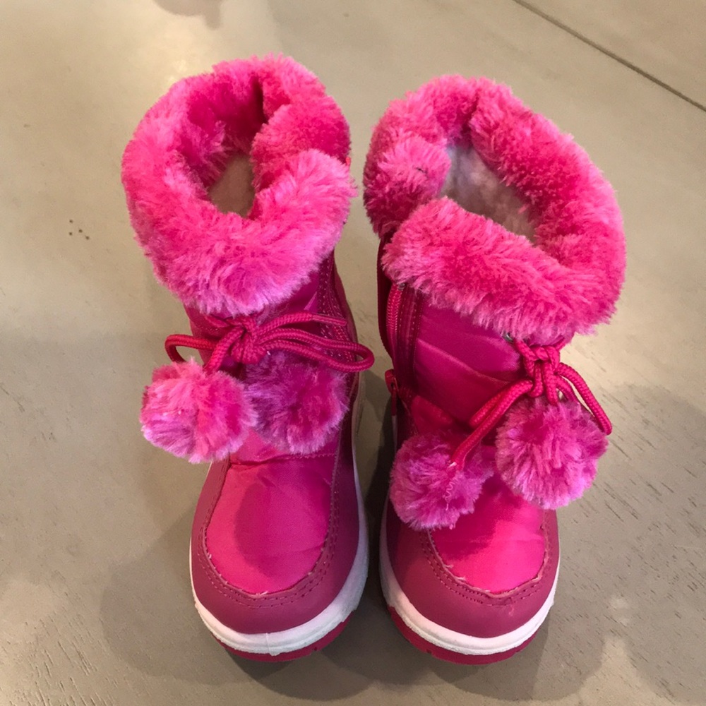 Pink snow boots. Size 6 toddler girls.
